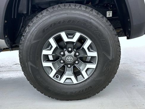 Used 2019 Toyota Tacoma TRD Off-Road AWD/4WD image 22