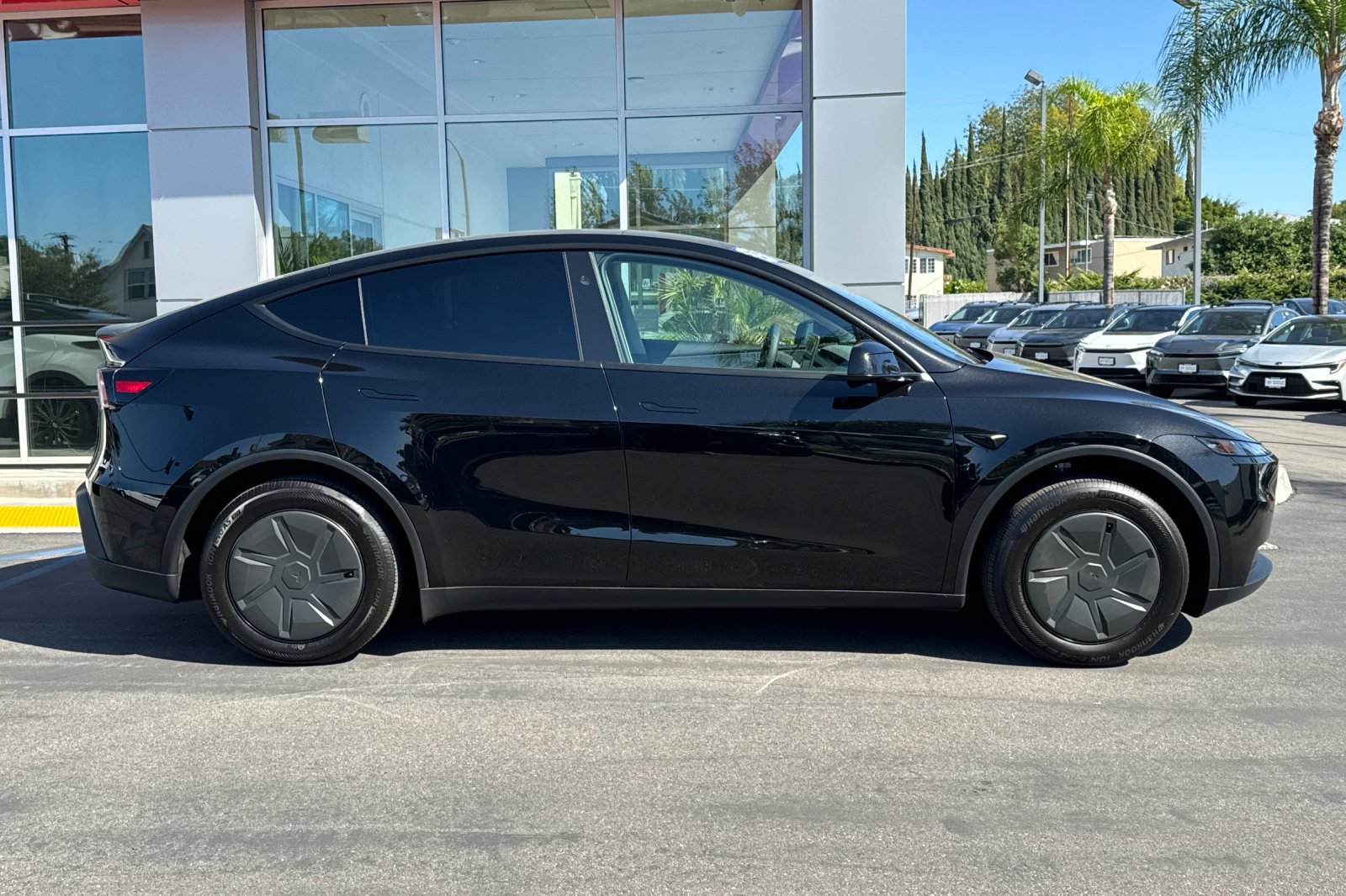 Used 2026 Tesla Model Y Long Range RWD image 4