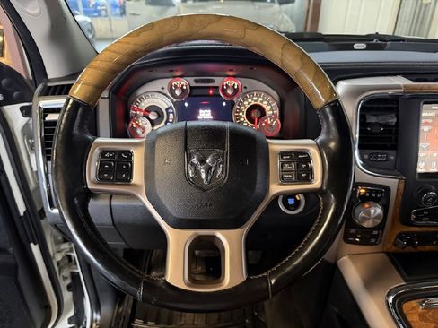 Used 2017 RAM 1500 Laramie Longhorn image 19