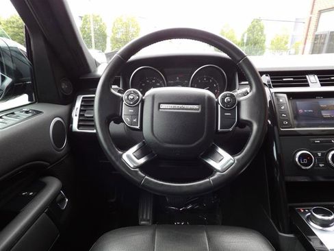 Used 2017 Land Rover Discovery SE image 22