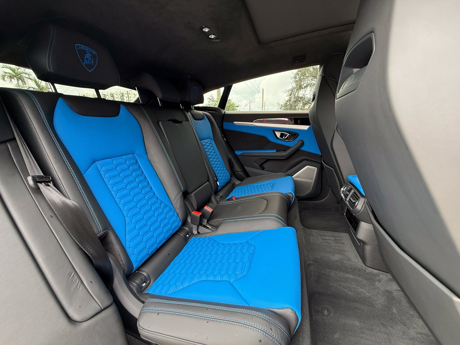 Used 2021 Lamborghini Urus AWD/4WD image 46