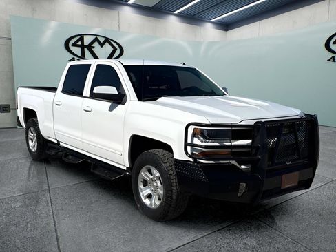 Used 2018 Chevrolet Silverado 1500 LT w/ Texas Edition AWD/4WD image 1