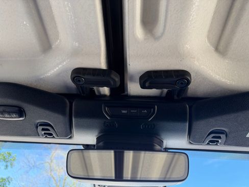 Used 2020 Jeep Wrangler Unlimited Sahara AWD/4WD image 21