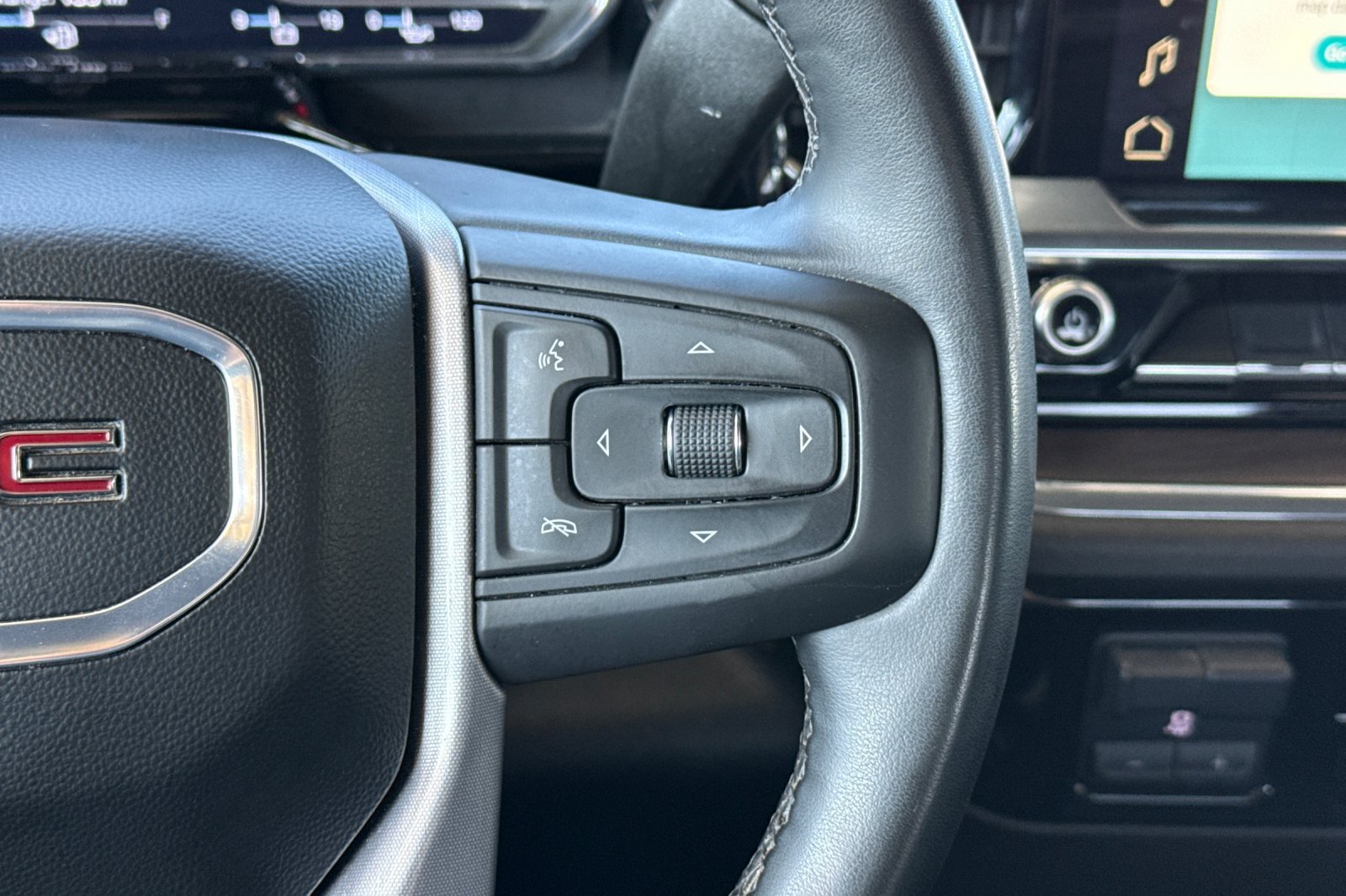 Used 2025 GMC Sierra 1500 SLT AWD/4WD image 35
