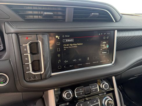 Used 2024 GMC Yukon Denali image 12