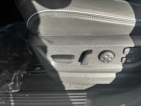 New 2026 INFINITI QX80 Autograph w/ Premium Cargo Package image 12