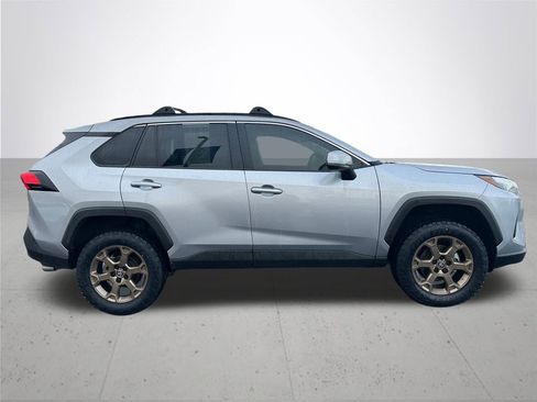 Used 2025 Toyota RAV4 XLE image 6