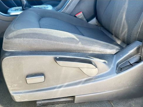 Used 2016 Chevrolet Colorado LT w/ LT Convenience Package image 24