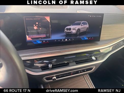 Used 2024 BMW X7 xDrive40i w/ Parking Assistance Package AWD/4WD image 15