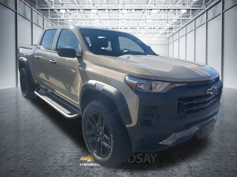 Certified 2024 Chevrolet Colorado Trail Boss w/ Technology Package image 3