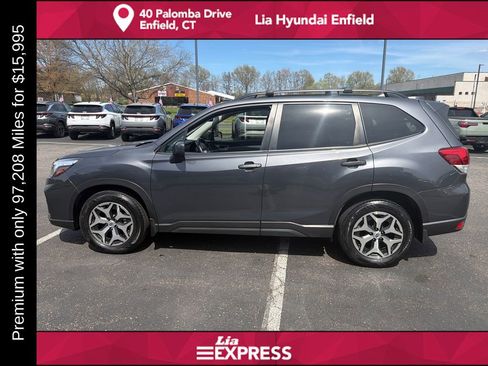 Used 2020 Subaru Forester Premium AWD/4WD image 6