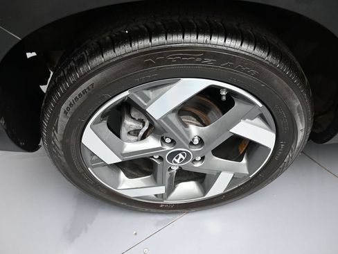 Certified 2024 Hyundai Venue SEL FWD image 12