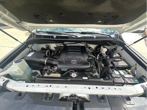Used 2020 Toyota Tundra Platinum AWD/4WD image 32