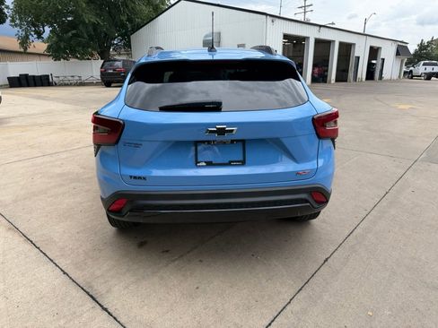 Used 2024 Chevrolet Trax RS w/ Sunroof Package FWD image 10