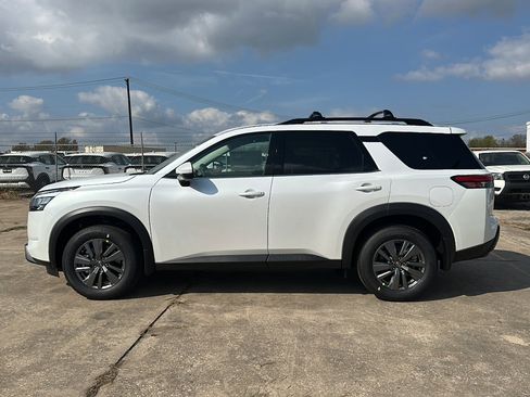 New 2025 Nissan Pathfinder SV w/ Black Appearance Package image 5