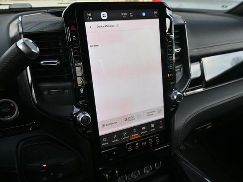 Used 2025 RAM 3500 Limited AWD/4WD image 24