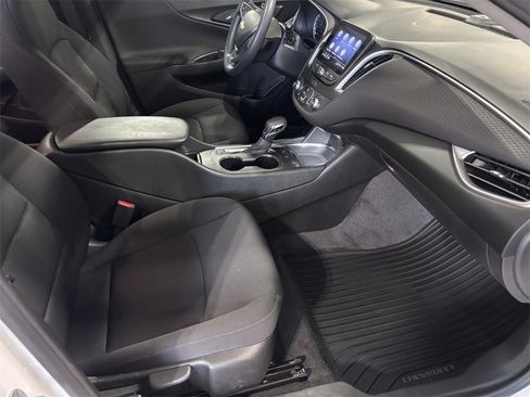 Used 2022 Chevrolet Malibu RS image 17