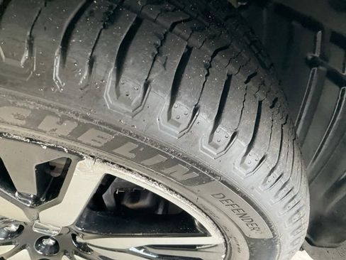 Used 2022 Honda Pilot Touring image 32