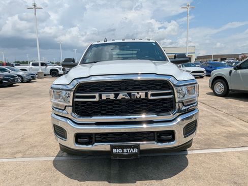 Used 2022 RAM 3500 Tradesman w/ Chrome Appearance Group image 10