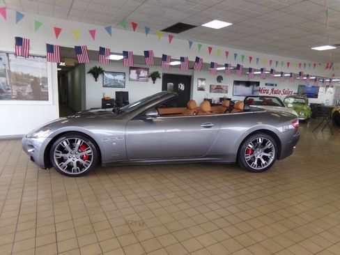 Used 2015 Maserati GranTurismo Convertible RWD image 43