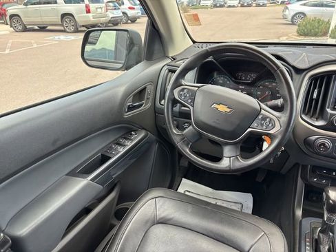 Used 2022 Chevrolet Colorado Z71 AWD/4WD image 18