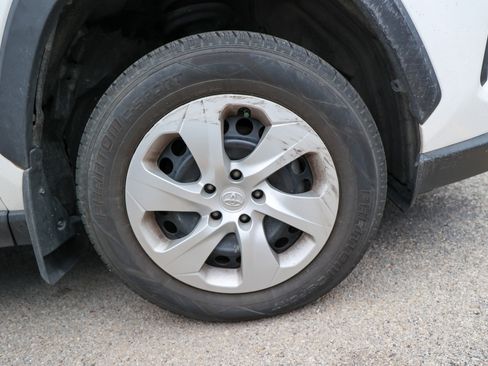 Used 2023 Toyota RAV4 LE image 12