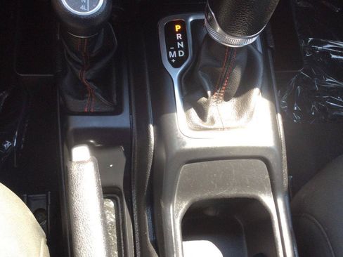 Used 2018 Jeep Wrangler Unlimited Rubicon AWD/4WD image 28