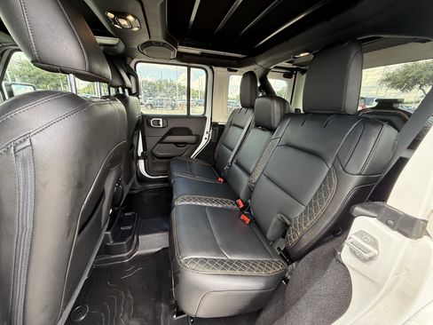 Used 2023 Jeep Wrangler Unlimited Sahara AWD/4WD image 29
