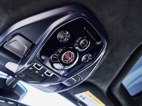 Used 2019 McLaren Senna RWD image 75