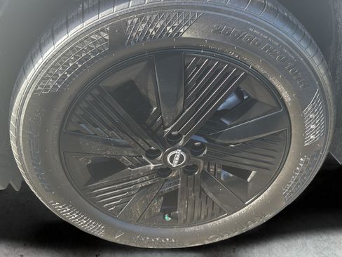 Used 2025 Nissan Murano SV FWD image 14