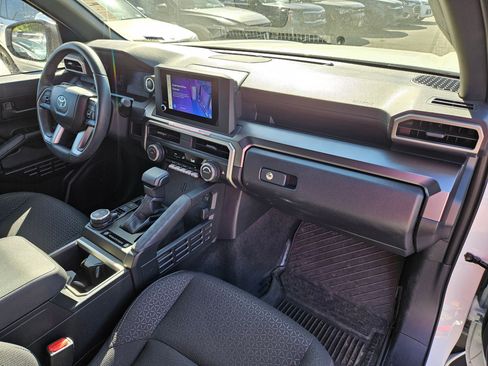Used 2025 Toyota 4Runner SR5 AWD/4WD image 34