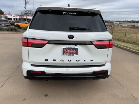 Used 2024 Toyota Sequoia Platinum image 8