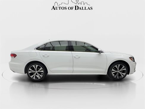 Used 2022 Volkswagen Passat 2.0T SE image 9
