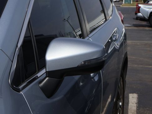 Used 2022 Subaru Ascent Limited w/ Technology Package image 12