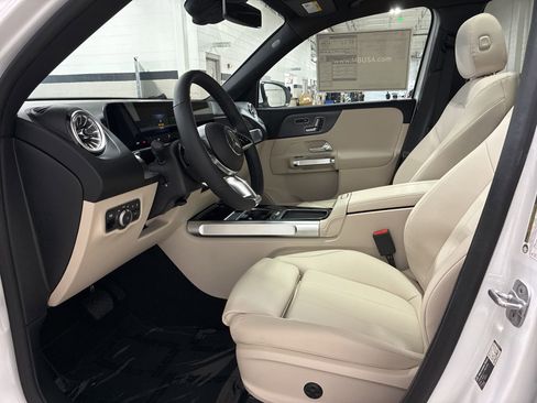 New 2026 Mercedes-Benz GLB 250 4MATIC image 7