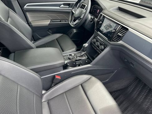 Used 2023 Volkswagen Atlas Cross Sport SEL R-Line AWD/4WD image 16
