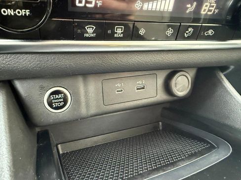 Used 2022 Nissan Rogue SV image 24