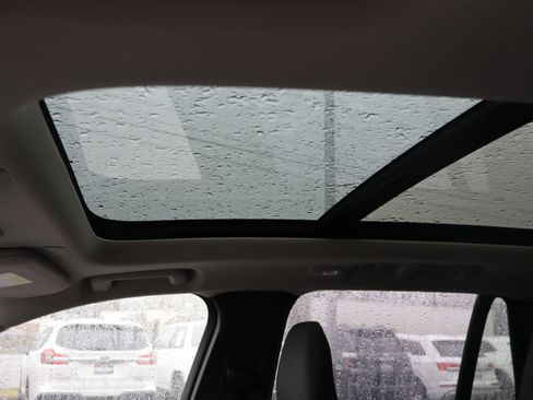 Used 2025 Volvo XC90 B6 Plus image 18