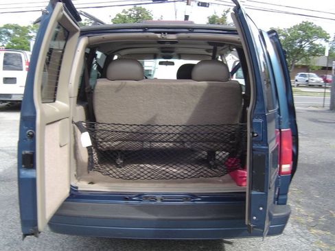 Used 2001 GMC Safari Passenger image 11