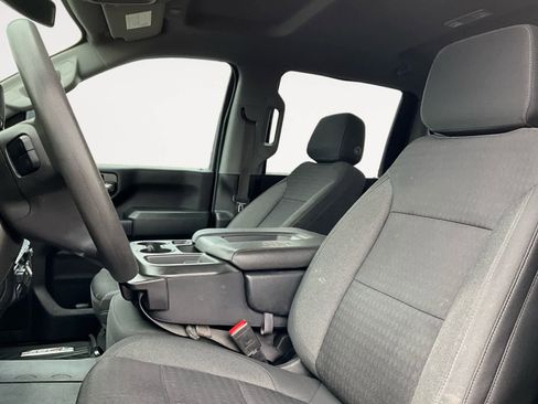 Used 2022 Chevrolet Silverado 2500 Custom w/ Custom Value Package image 10