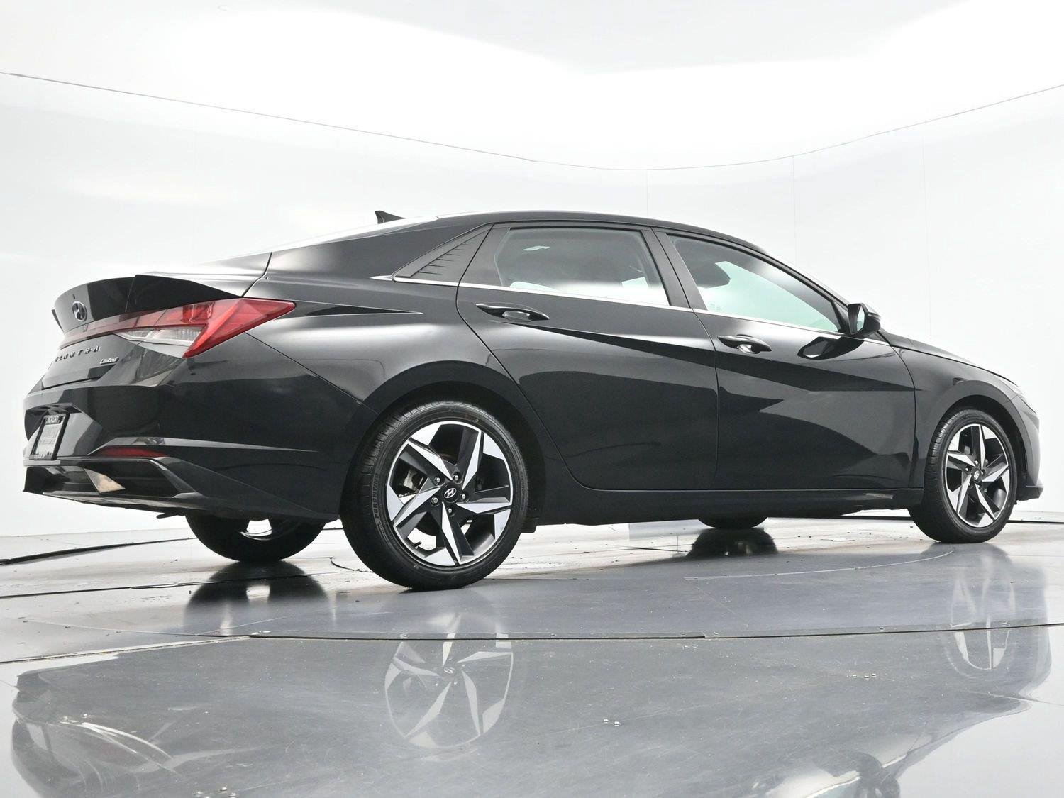 Used 2021 Hyundai Elantra Limited w/ Cargo Package FWD image 51