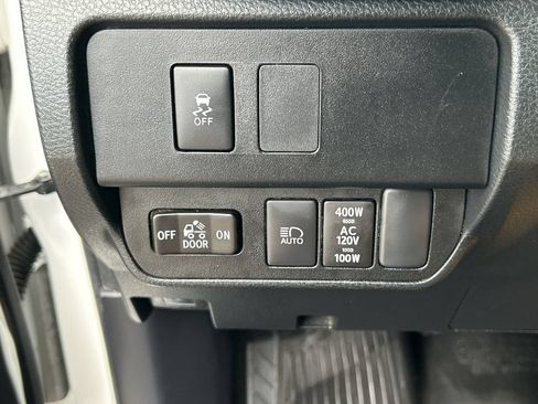 Used 2023 Toyota Tacoma TRD Off-Road AWD/4WD image 18