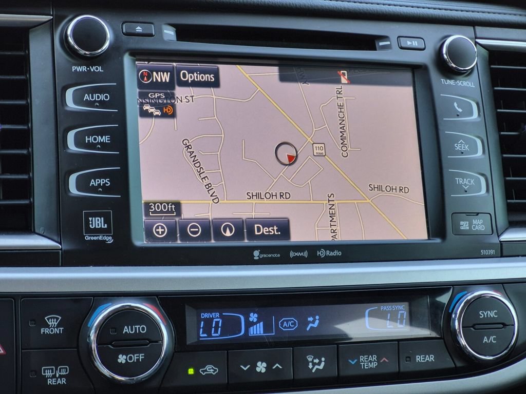 Used 2019 Toyota Highlander Limited FWD image 26