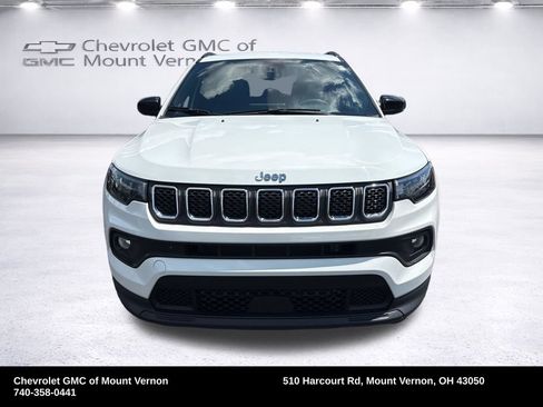 Used 2024 Jeep Compass Latitude w/ Altitude Special Edition AWD/4WD image 9