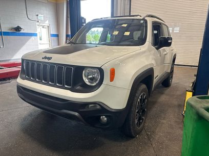 Used 2023 Jeep Renegade Latitude w/ Sun/Sound Group