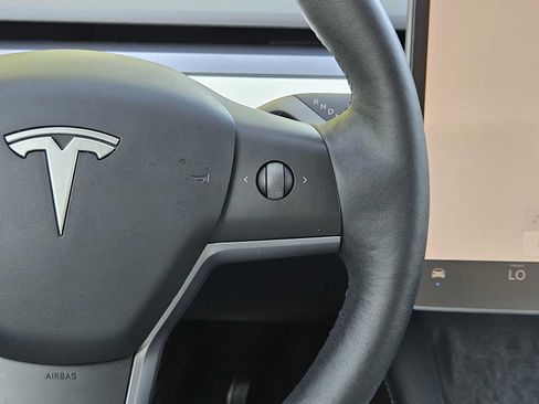 Used 2022 Tesla Model Y Performance AWD/4WD image 27