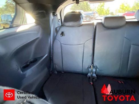 Certified 2025 Toyota Sienna XLE Woodland Edition AWD/4WD image 23