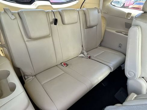 Used 2018 Toyota Highlander XLE FWD image 15