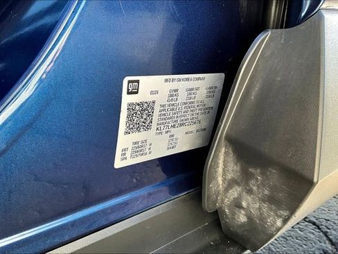 Used 2024 Chevrolet Trax LT w/ LT Convenience Package image 18