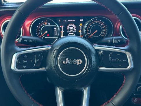 Used 2023 Jeep Gladiator Rubicon w/ Cold Weather Group AWD/4WD image 22